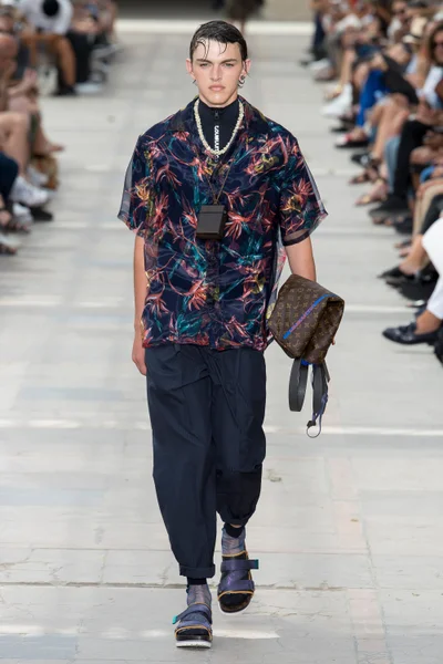 Look 17